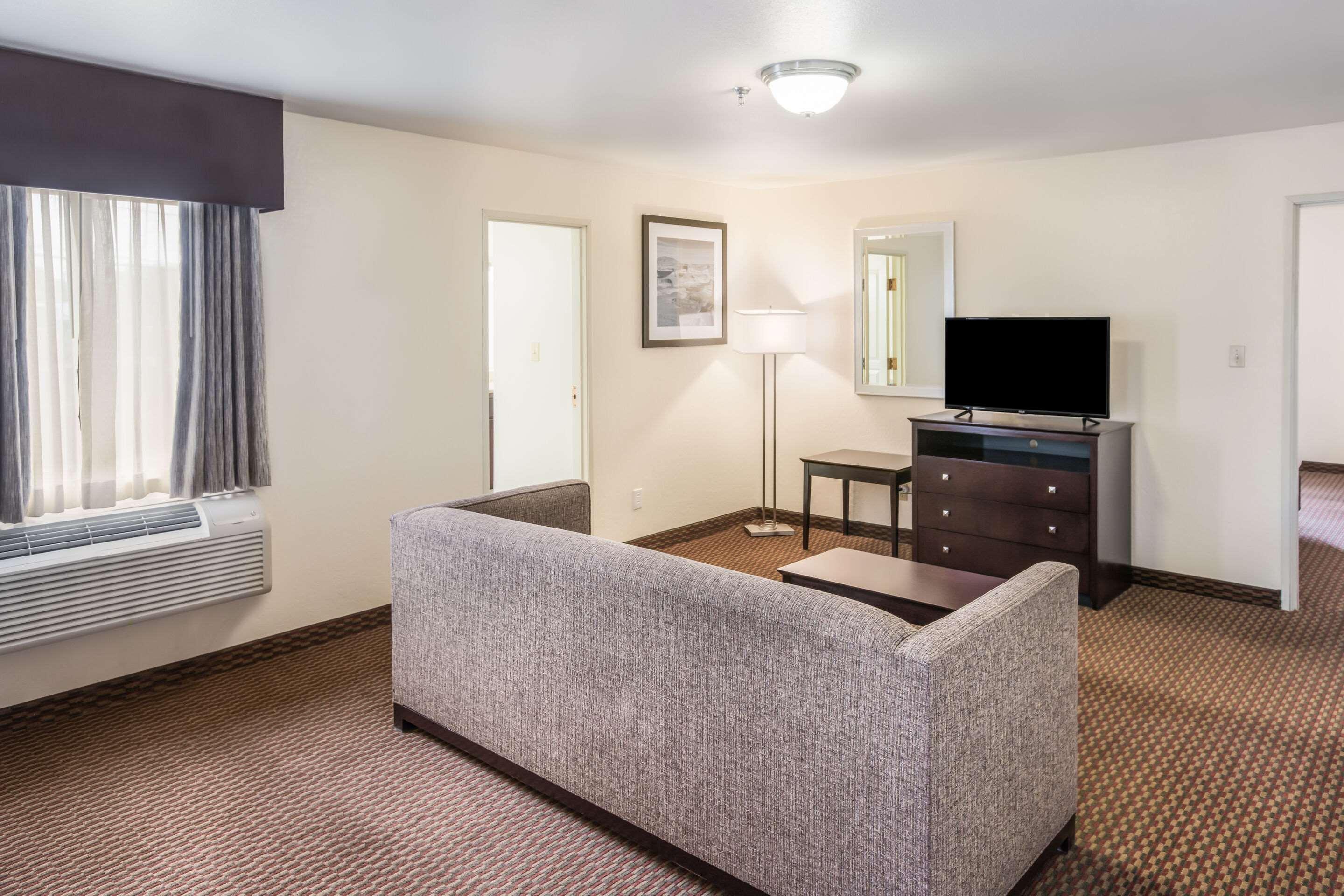 Clarion - Powell Inn Page