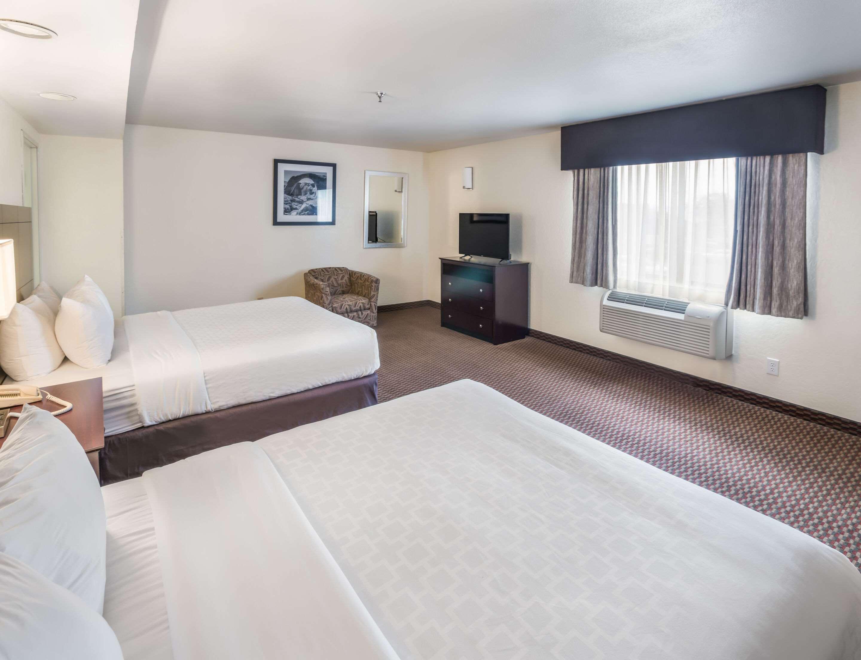 Clarion - Powell Inn Page