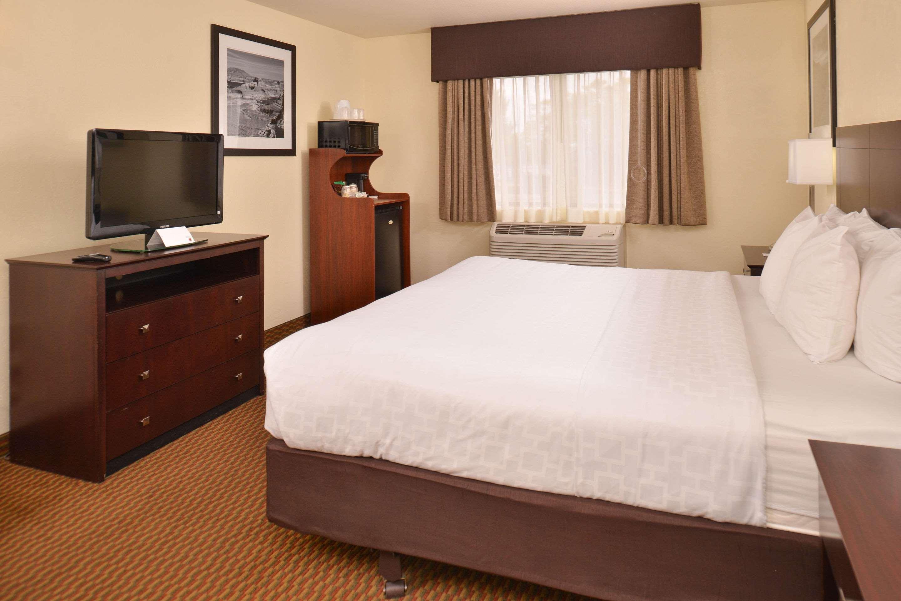 Clarion - Powell 3*